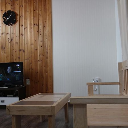 Guesthouse Kim'S Cabin Seogwipo Exterior photo